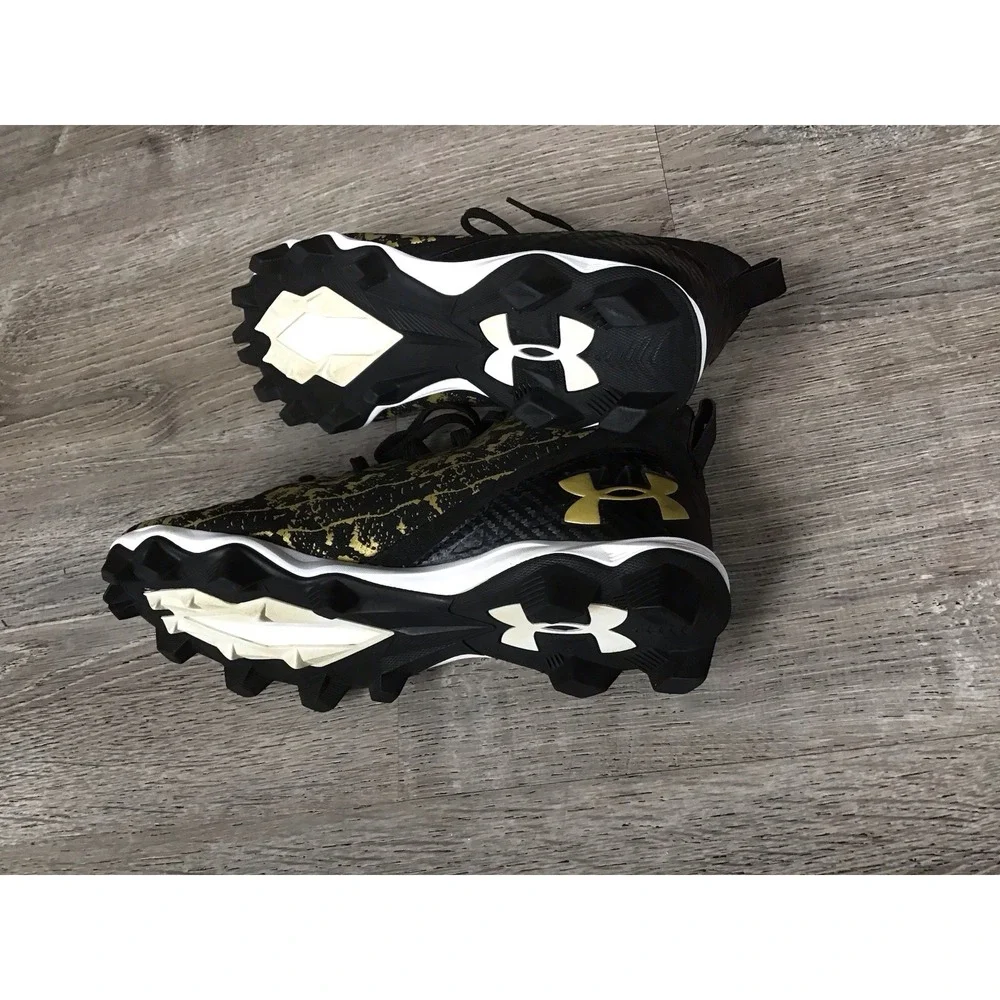 Under Armour Men's Size 9 Spotlight Football Cleats Black Gold 3024252-001.